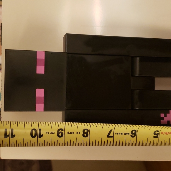 Center Pieces/ Toys - Picture 5 of 6